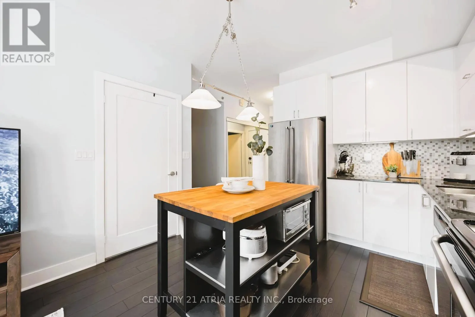 331 - 28 PRINCE REGENT STREET