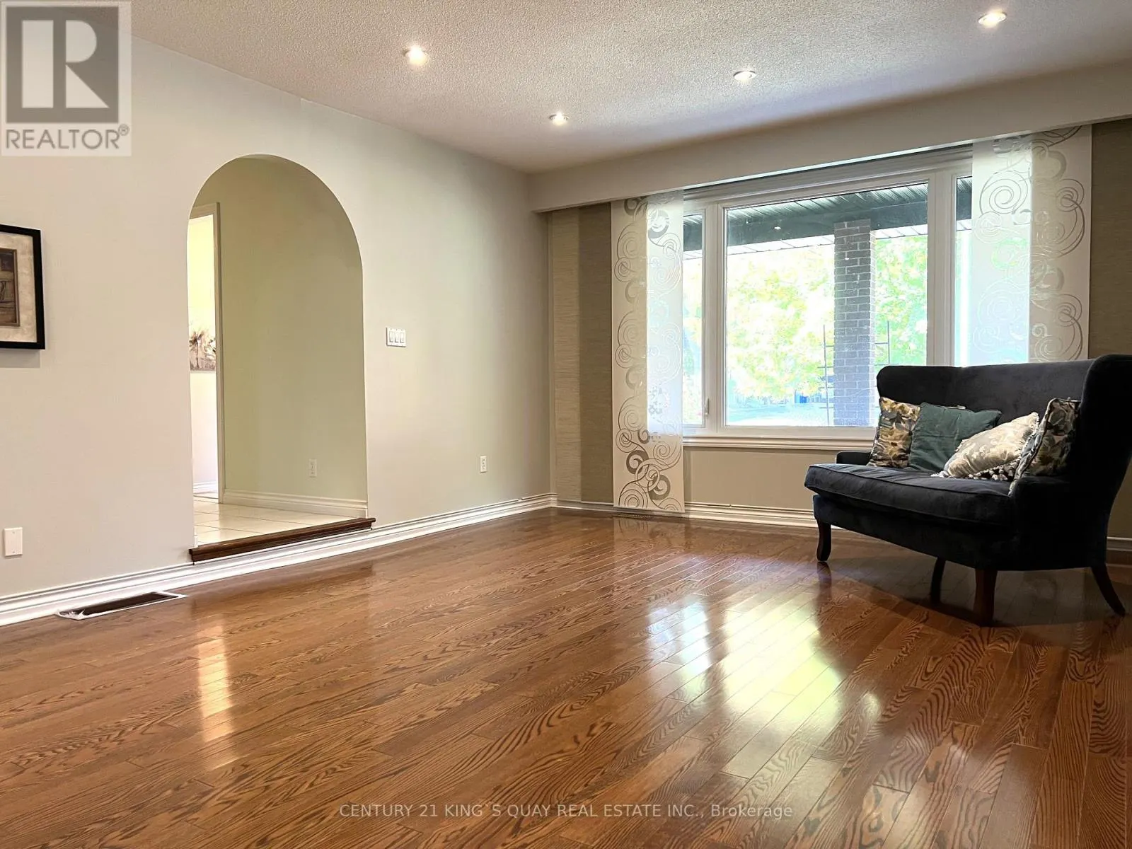 50 BEDFORD PARK AVENUE