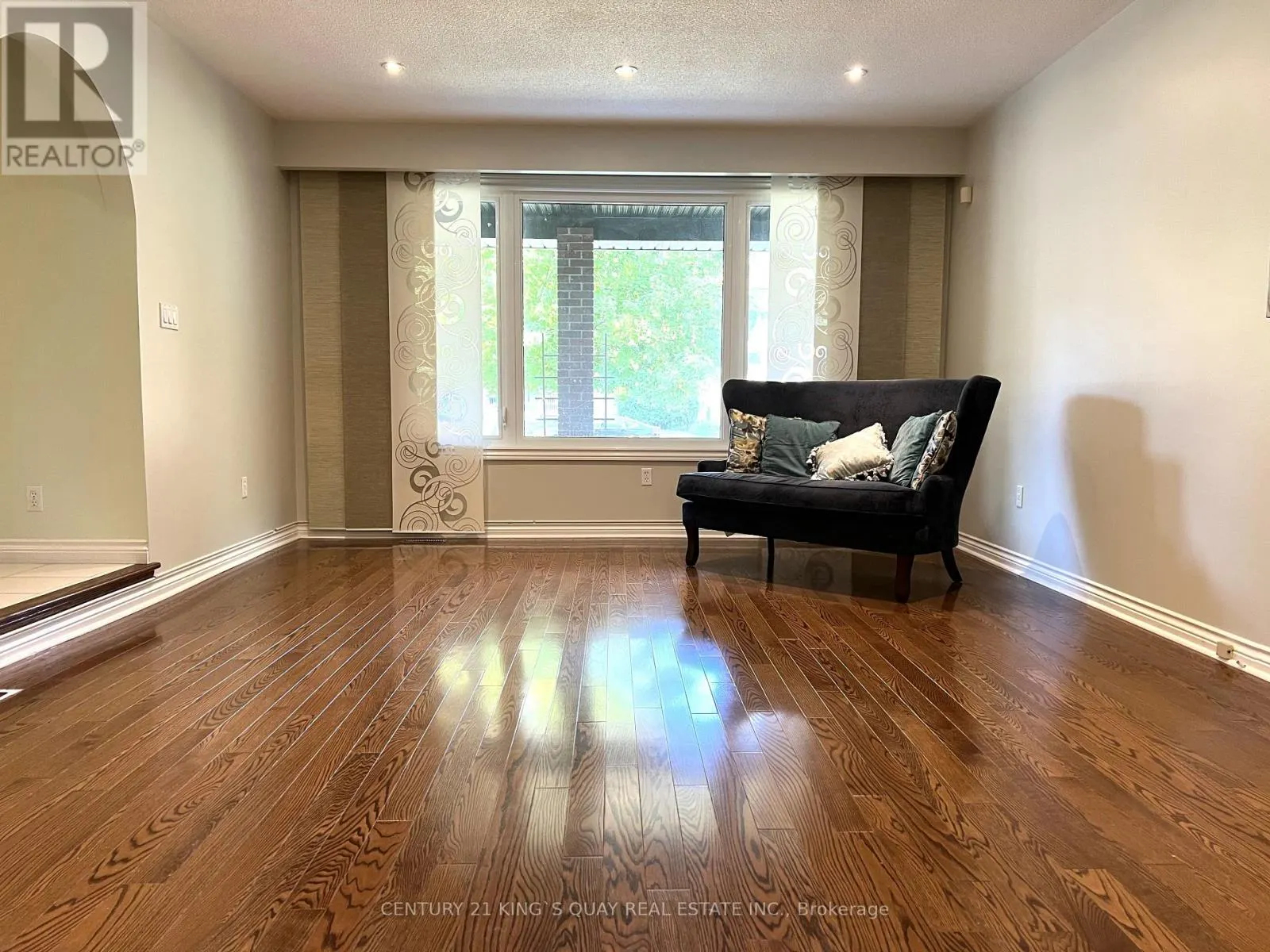 50 BEDFORD PARK AVENUE