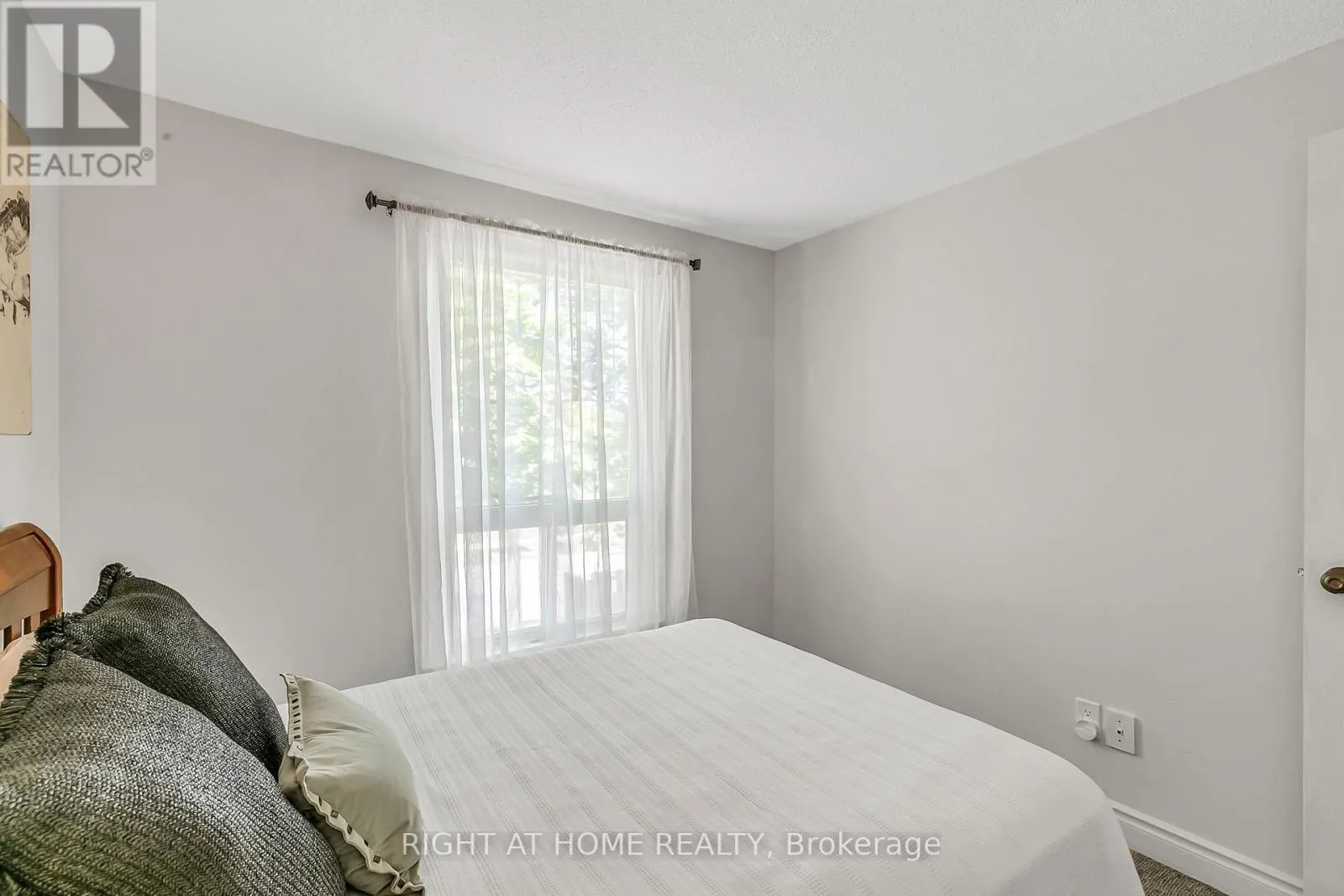 25 CASTLE ROCK DRIVE