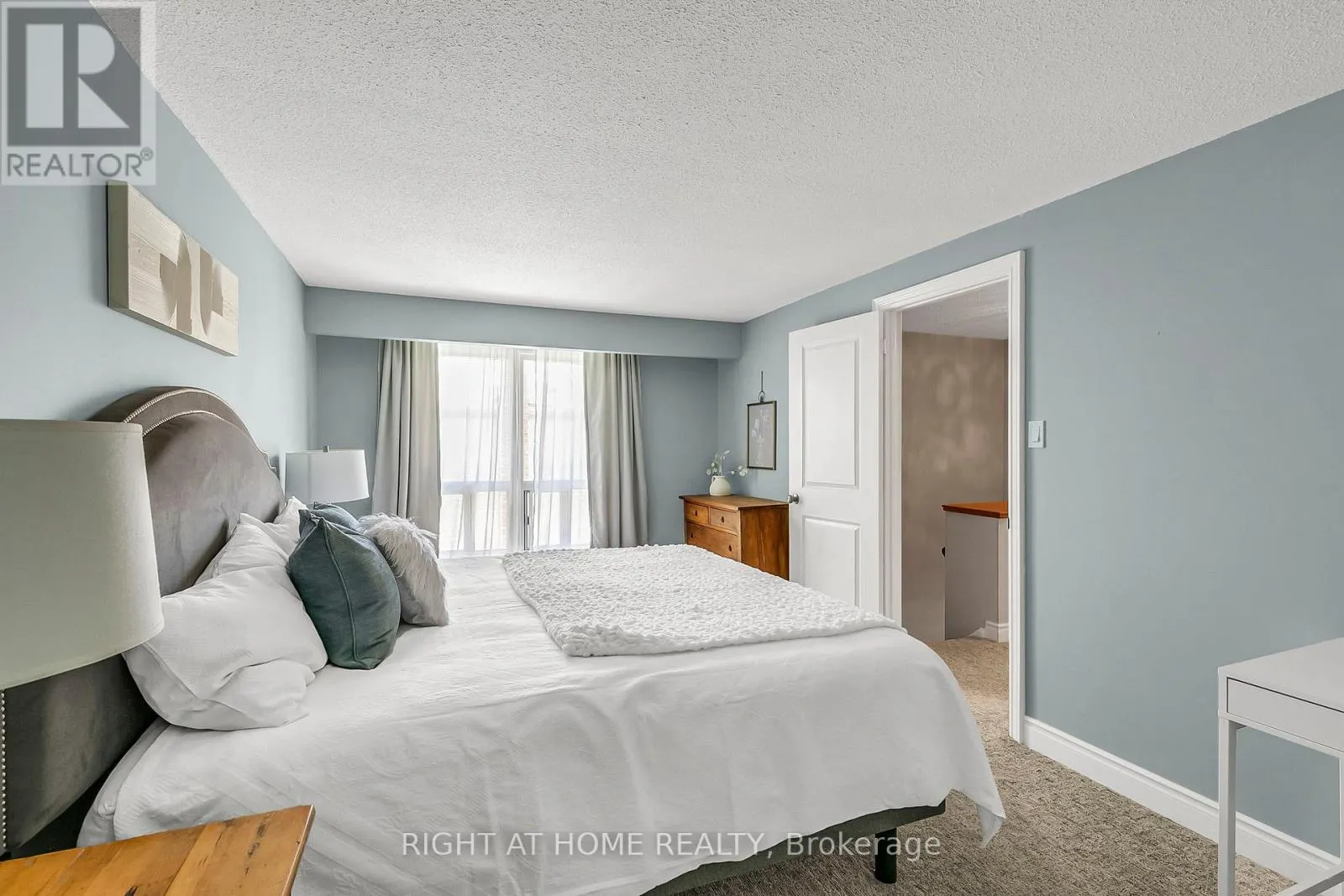 25 CASTLE ROCK DRIVE