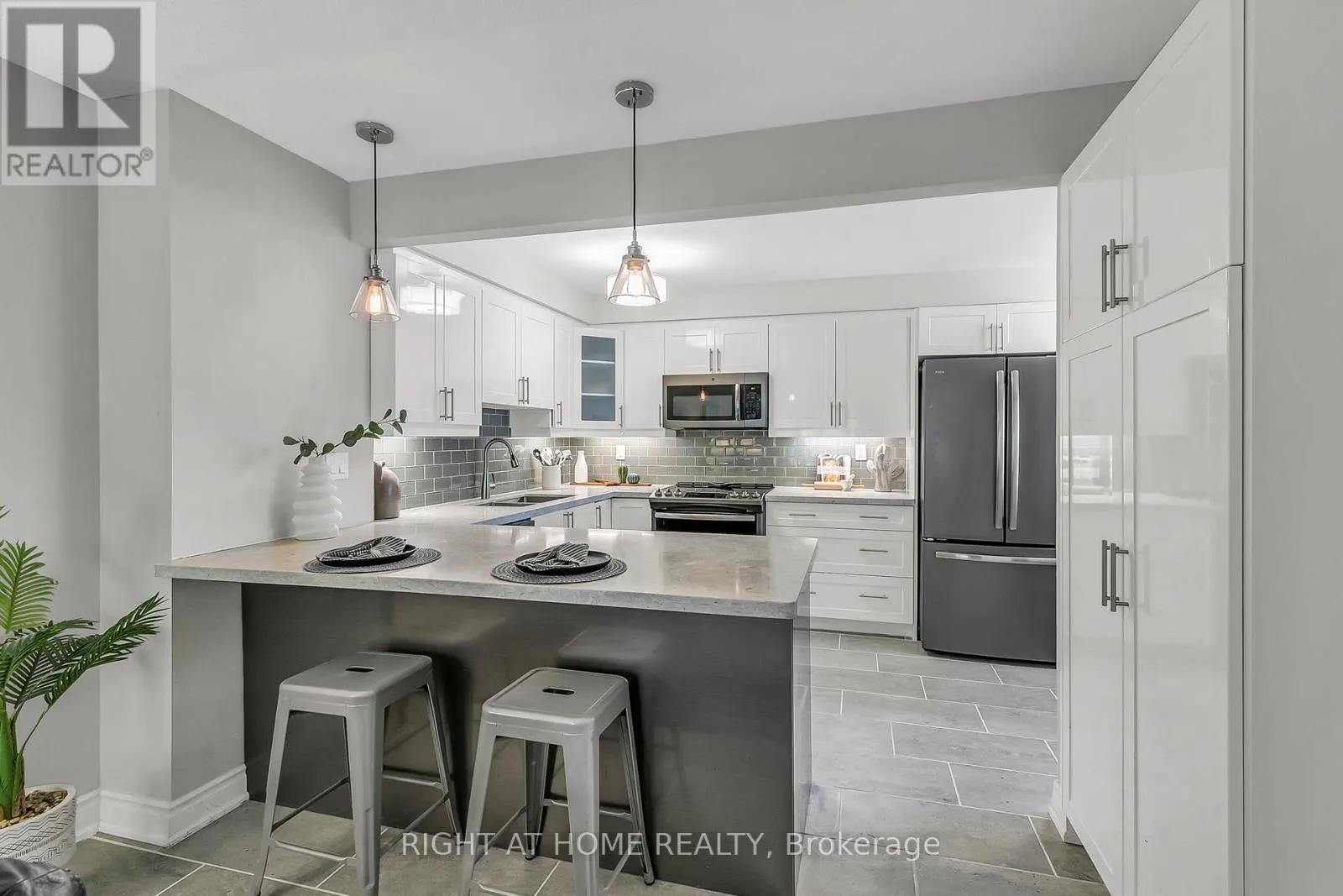 25 CASTLE ROCK DRIVE