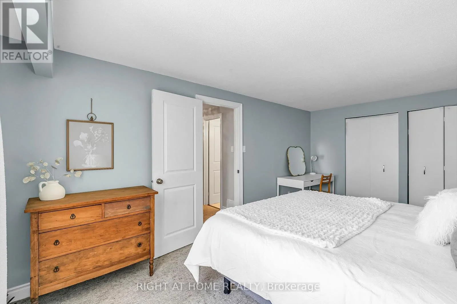 25 CASTLE ROCK DRIVE