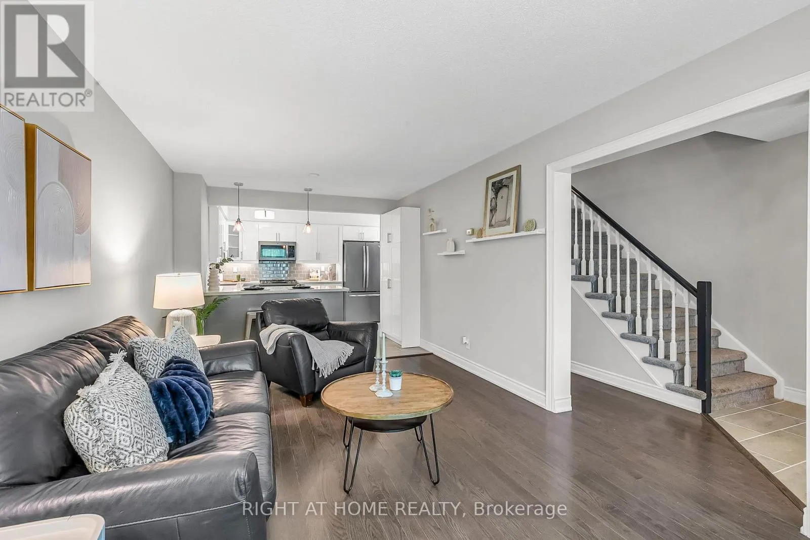 25 CASTLE ROCK DRIVE