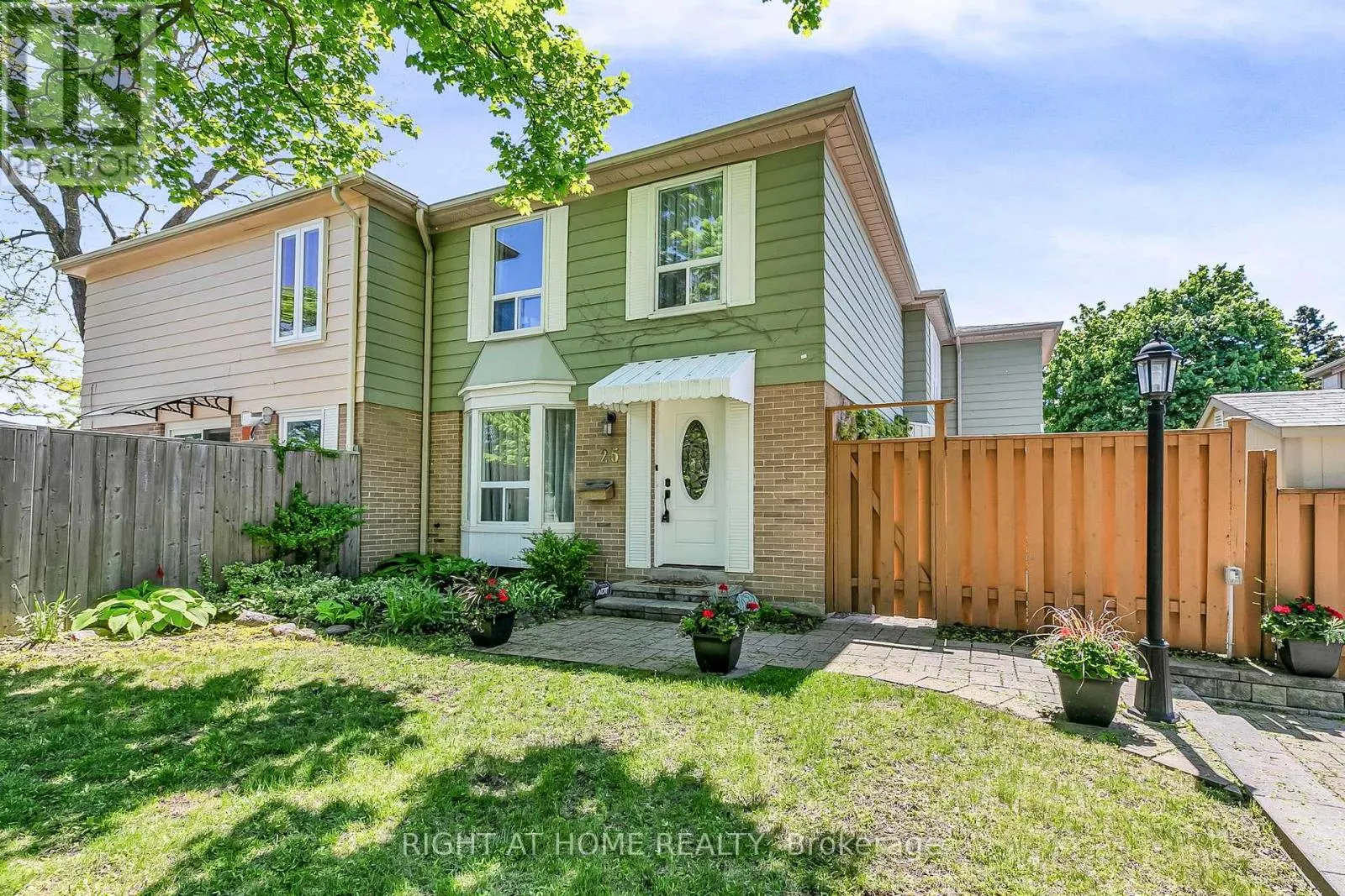 25 CASTLE ROCK DRIVE