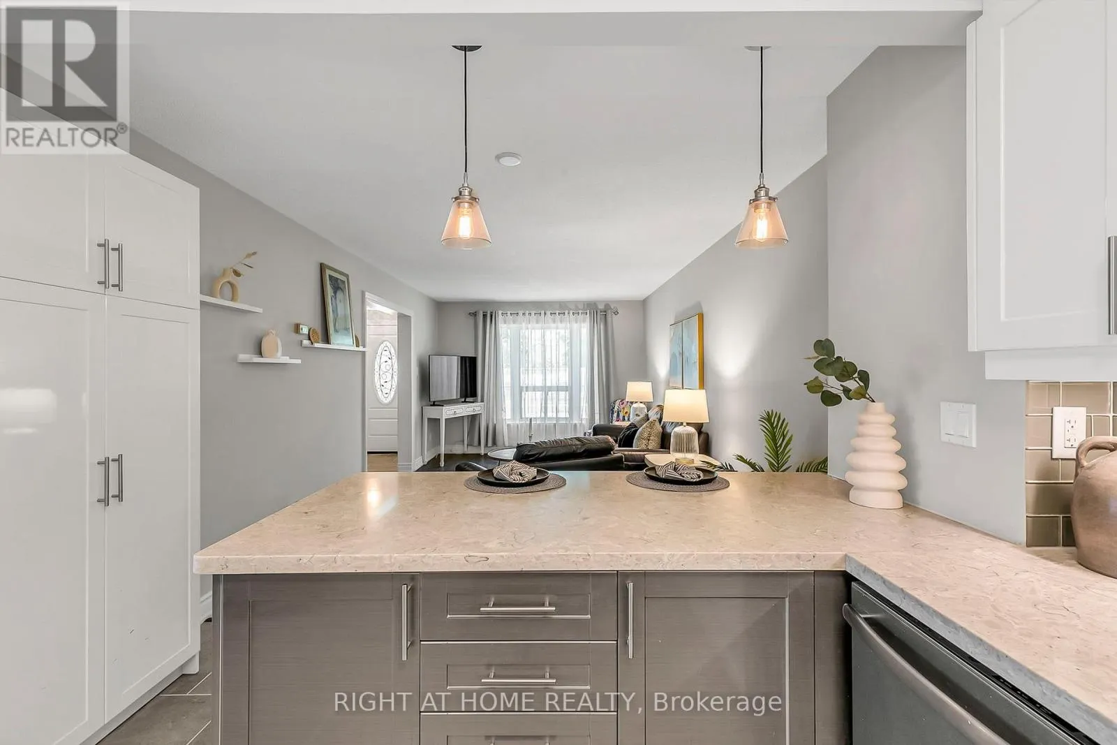 25 CASTLE ROCK DRIVE