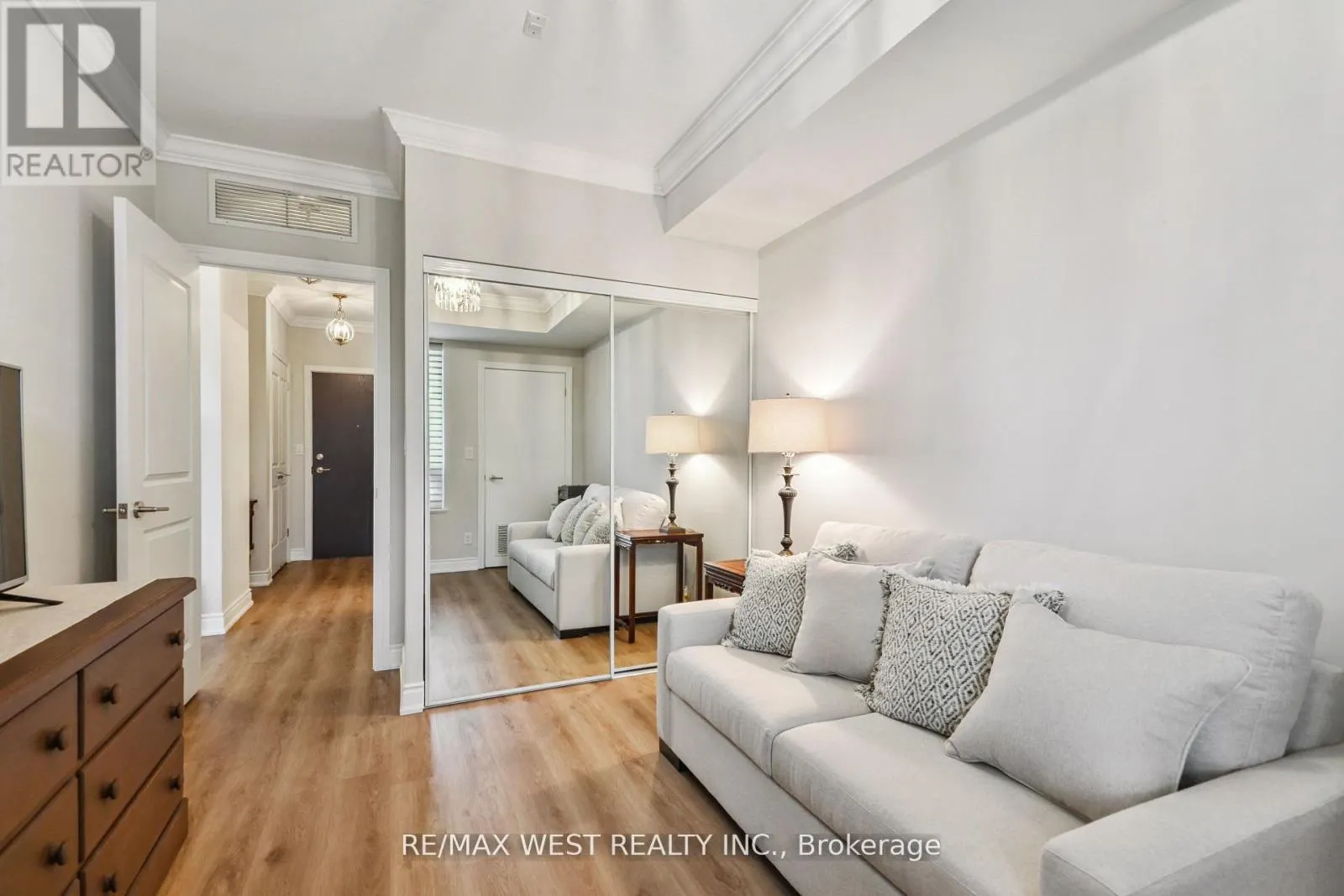 321 - 281 WOODBRIDGE AVENUE