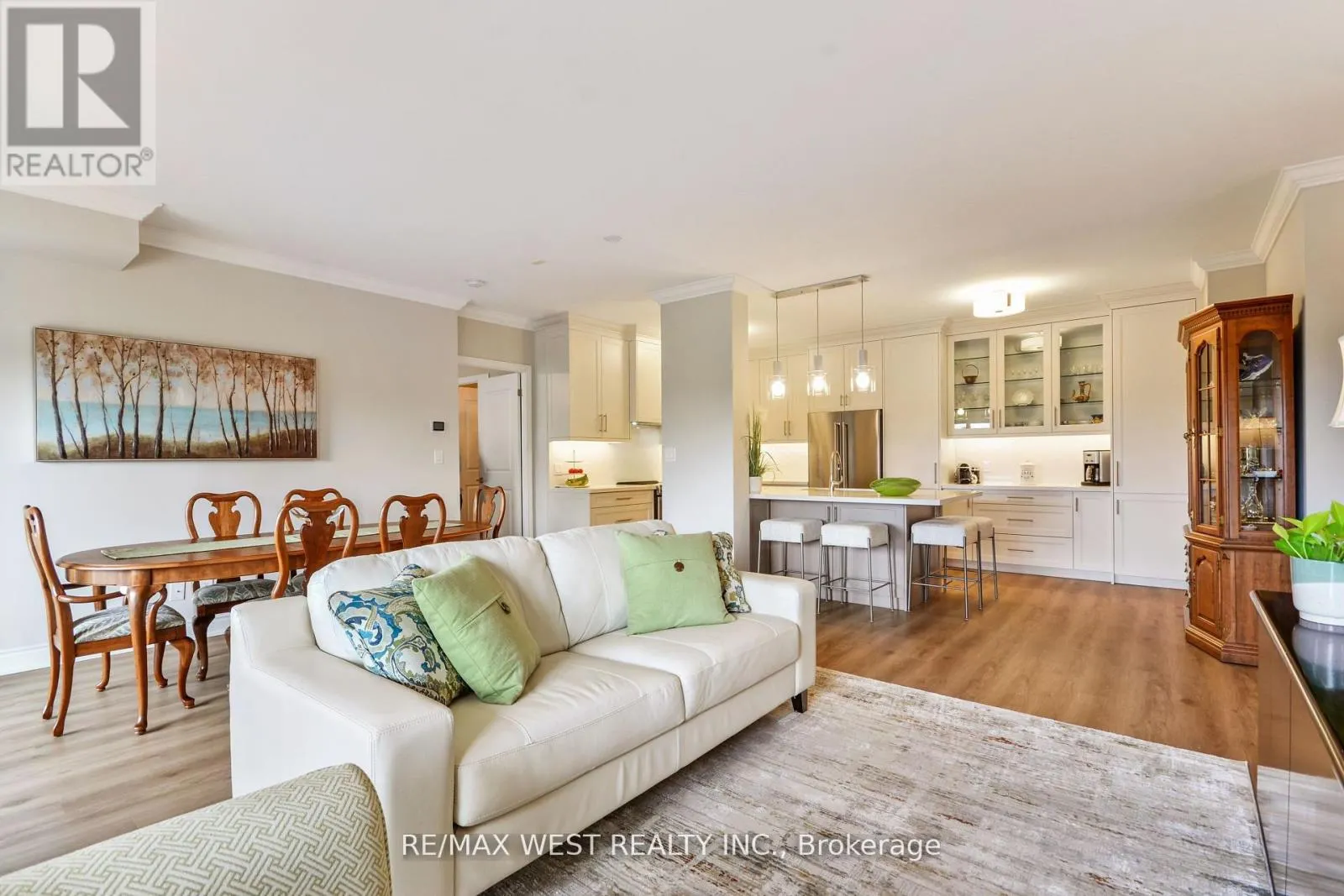 321 - 281 WOODBRIDGE AVENUE