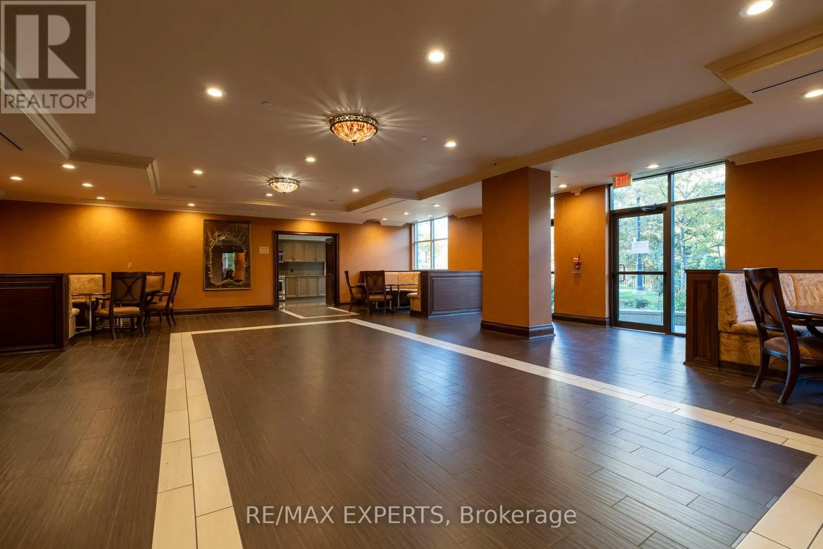 515 - 9225 JANE STREET