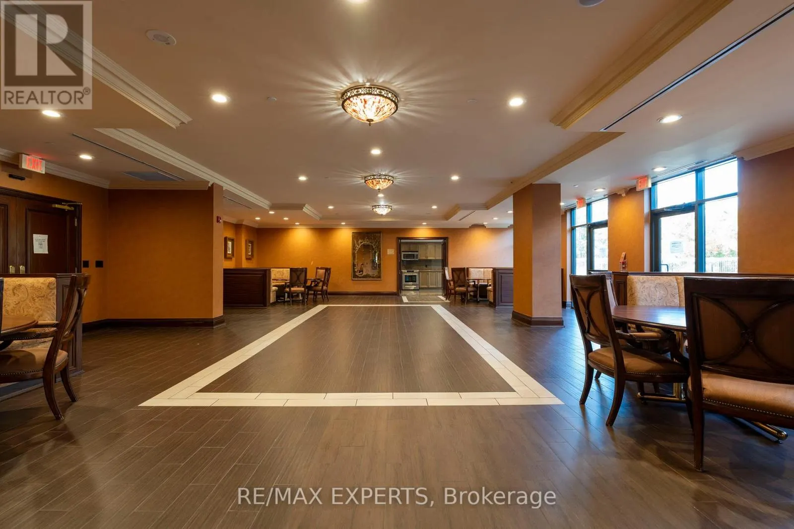 515 - 9225 JANE STREET