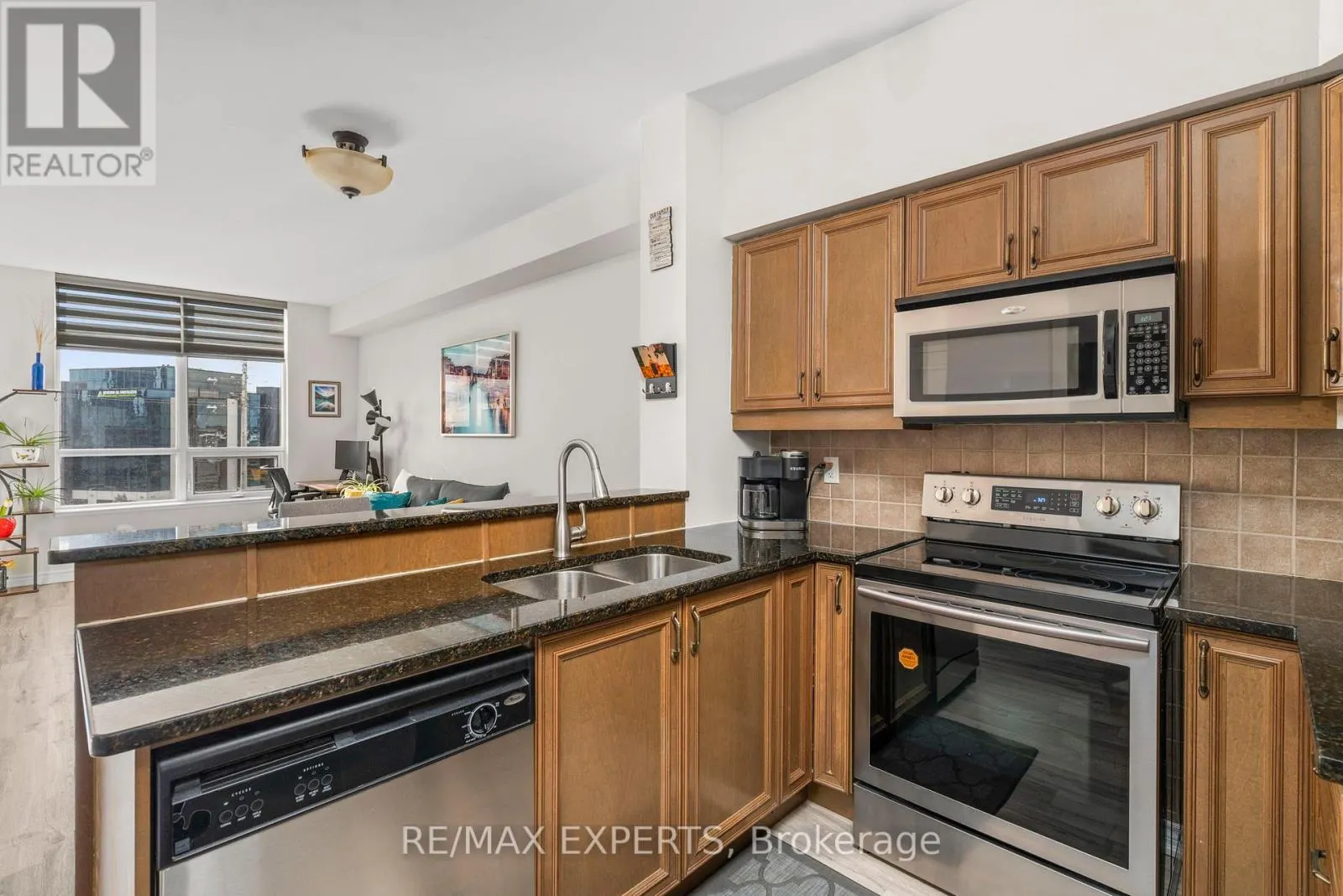 515 - 9225 JANE STREET