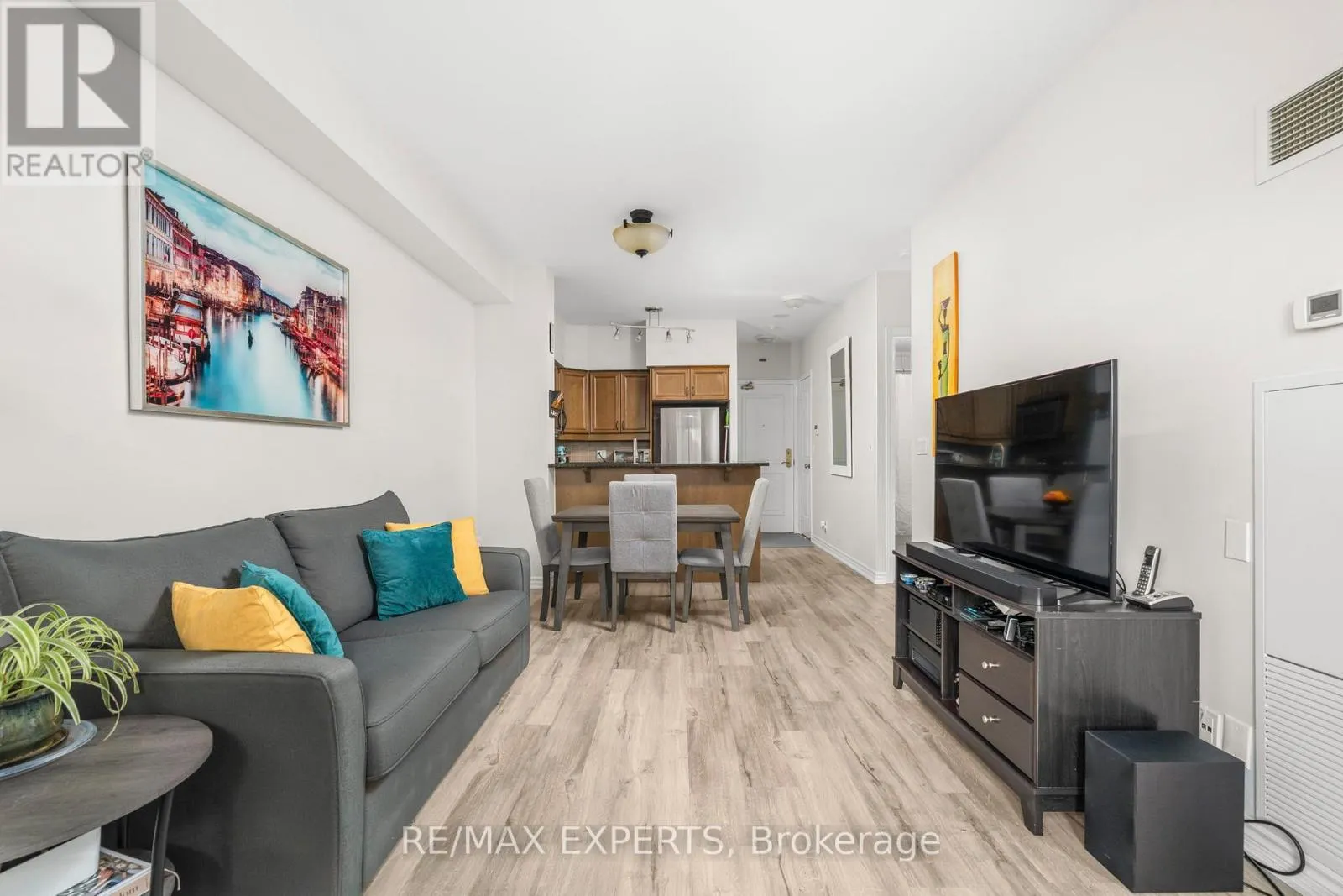 515 - 9225 JANE STREET