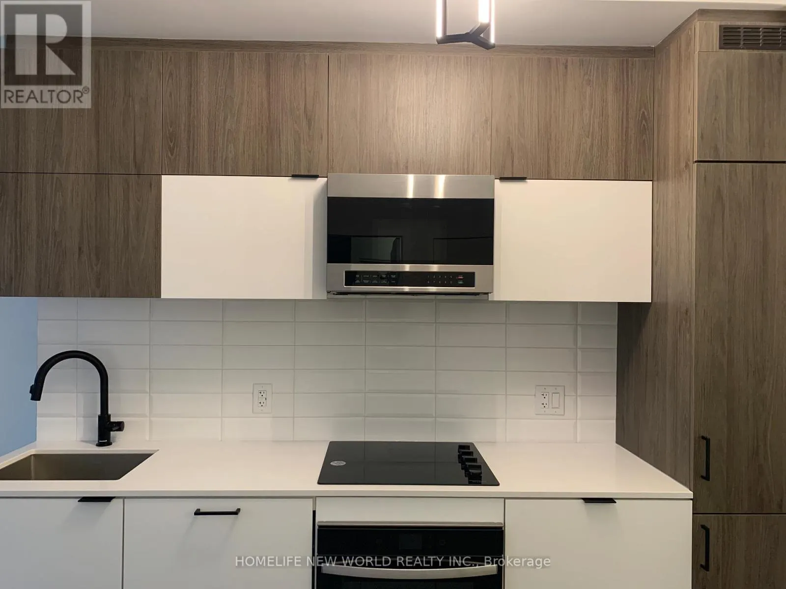 207 - 8888 YONGE STREET