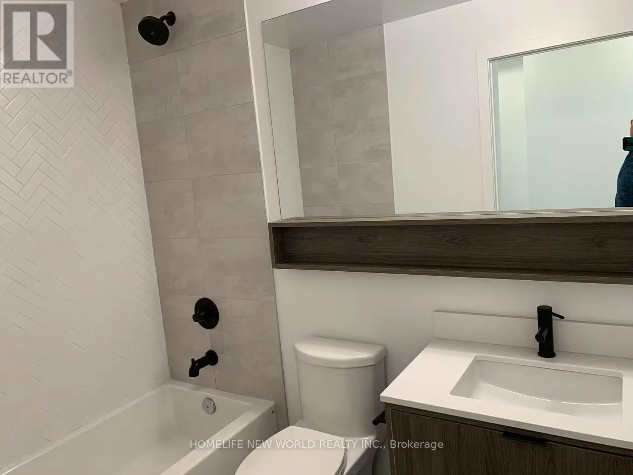 207 - 8888 YONGE STREET