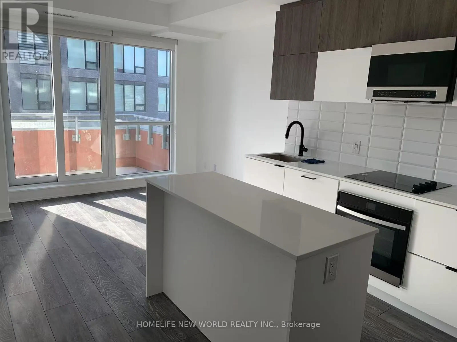 207 - 8888 YONGE STREET