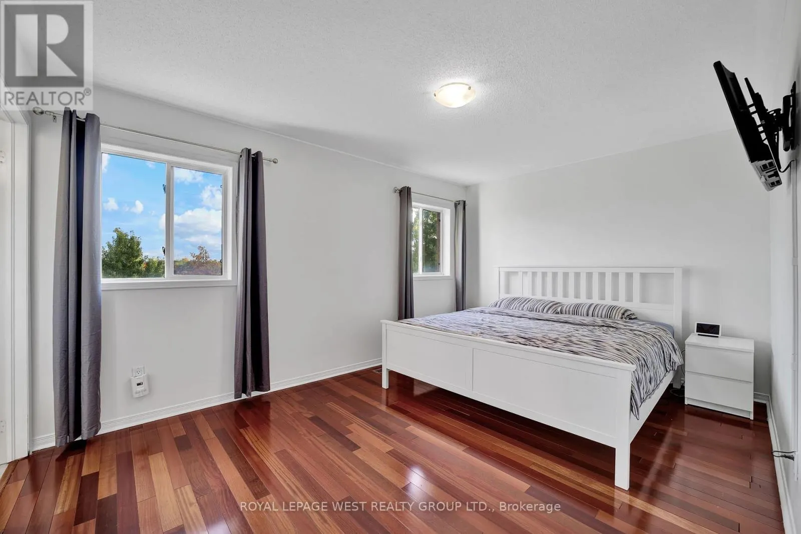 272 WILDBERRY CRESCENT