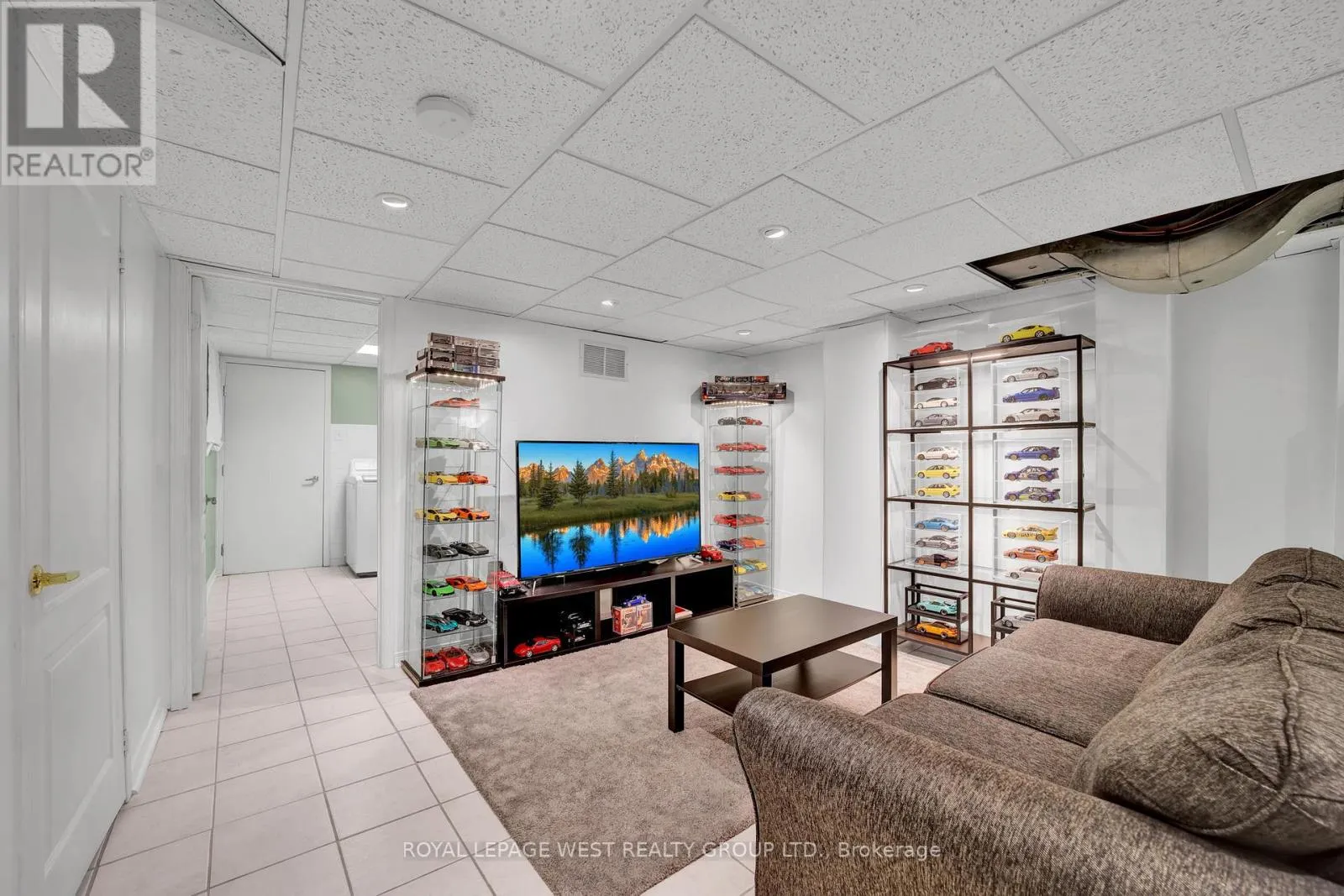 272 WILDBERRY CRESCENT