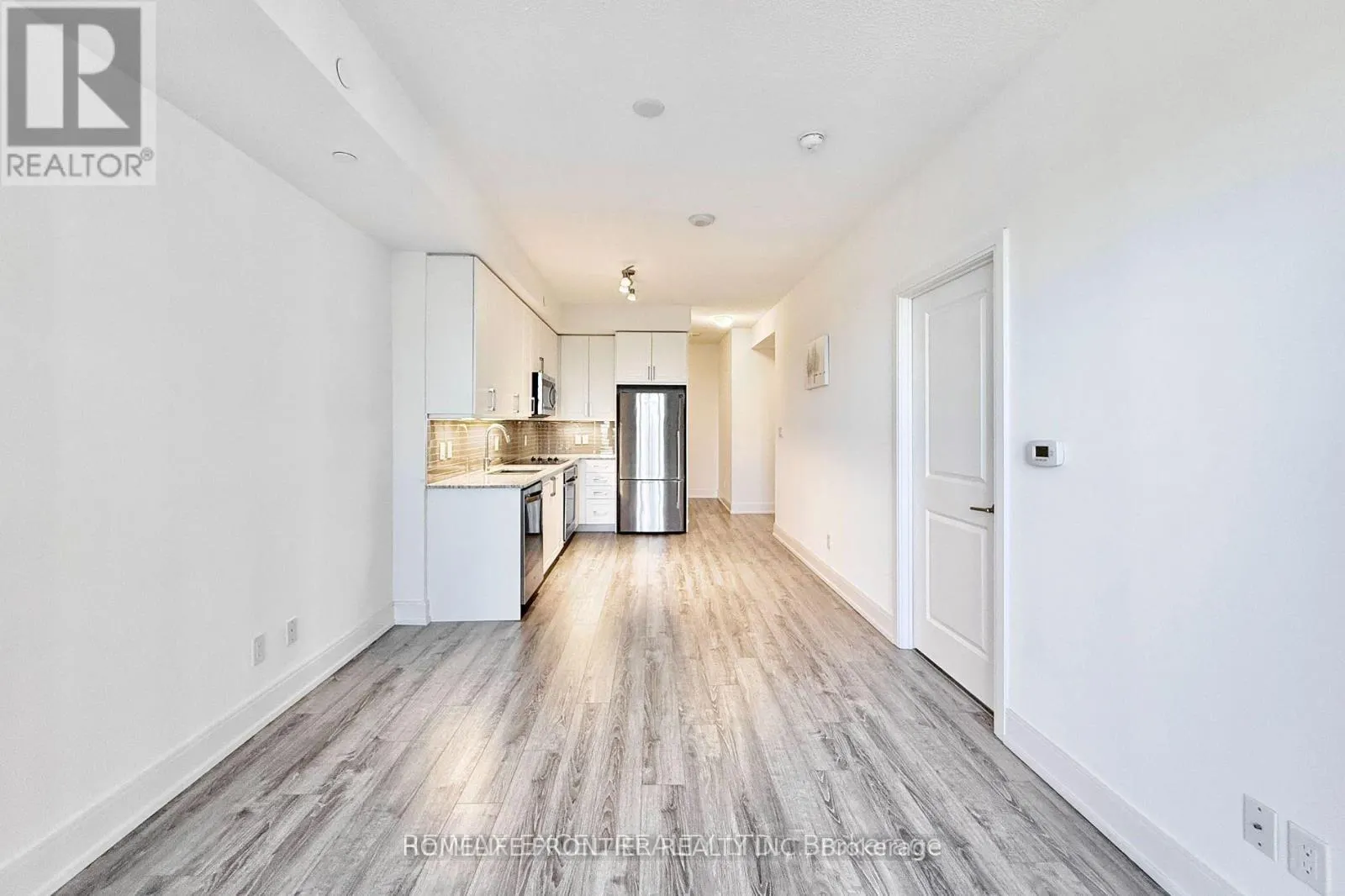 606 - 9600 YONGE STREET