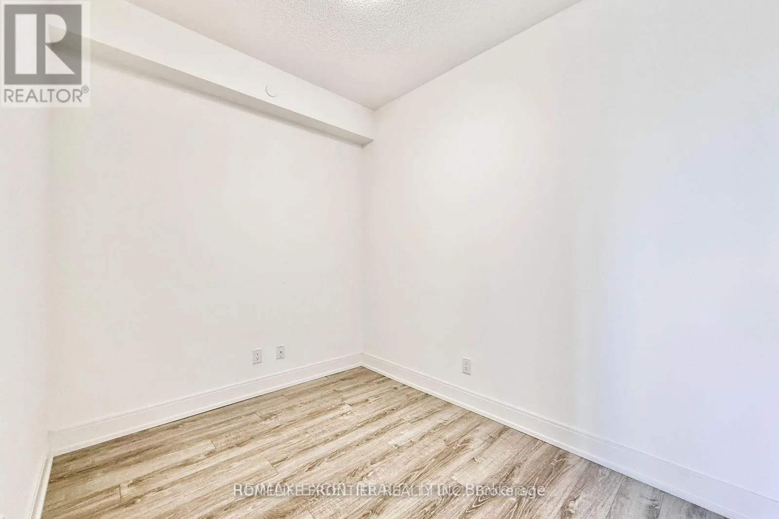 606 - 9600 YONGE STREET