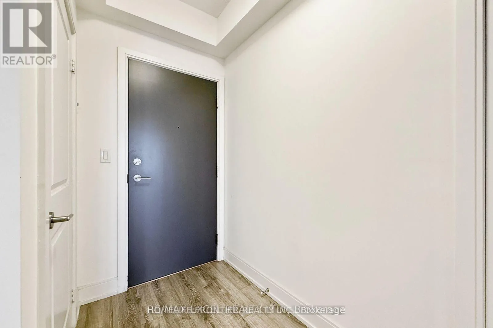 606 - 9600 YONGE STREET