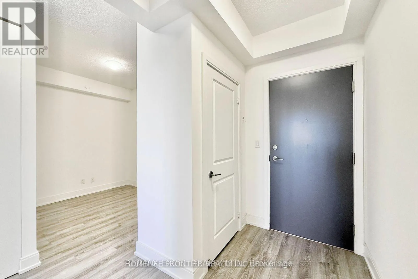 606 - 9600 YONGE STREET