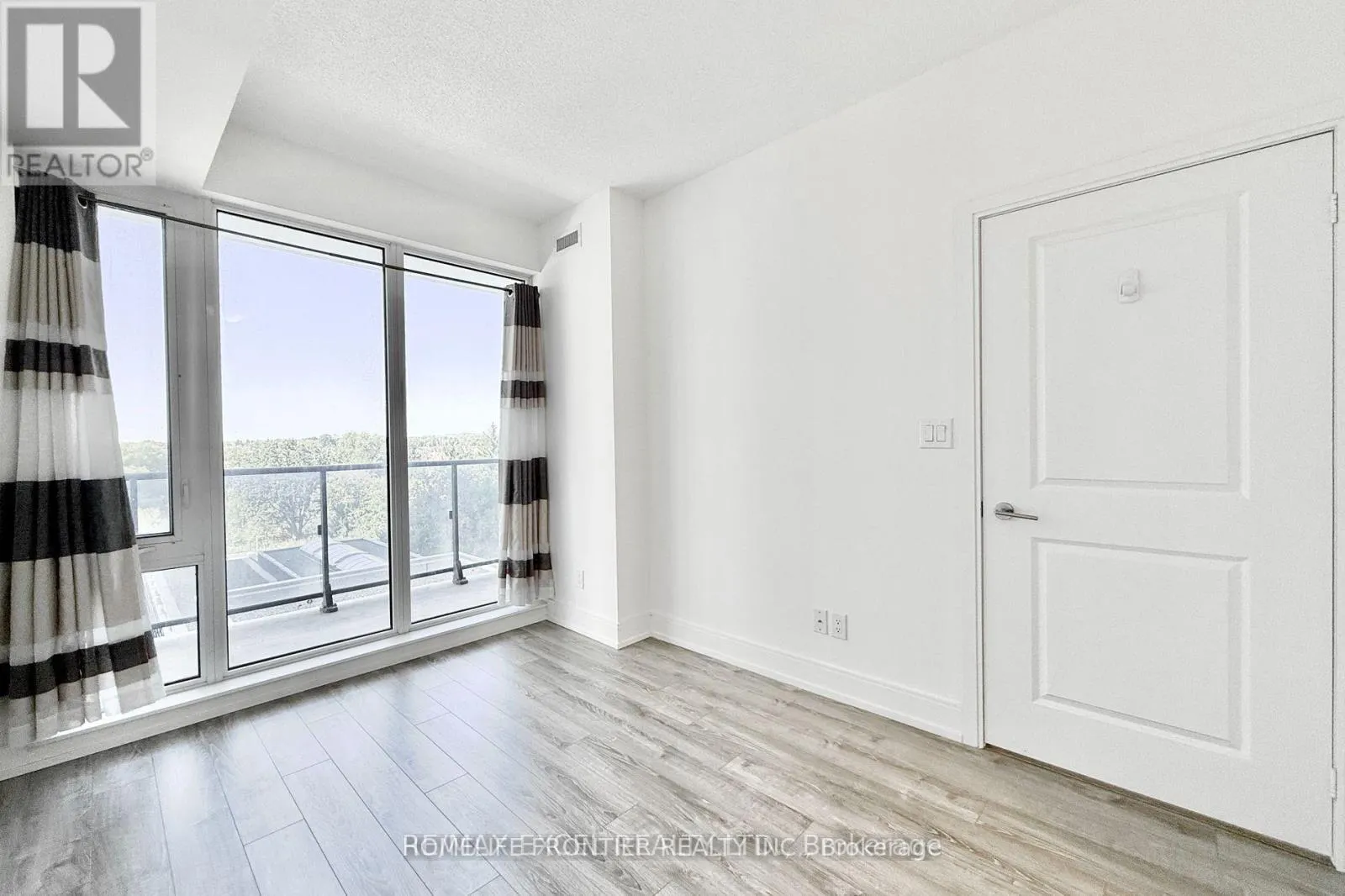 606 - 9600 YONGE STREET