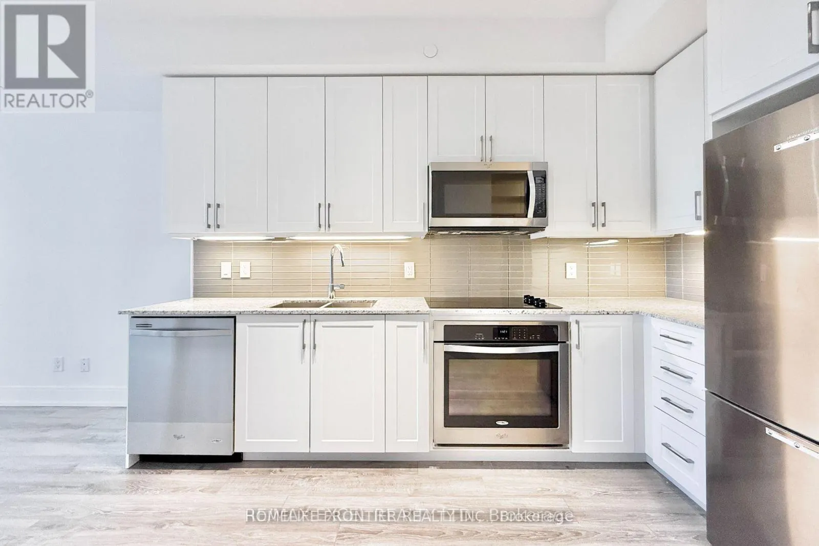 606 - 9600 YONGE STREET