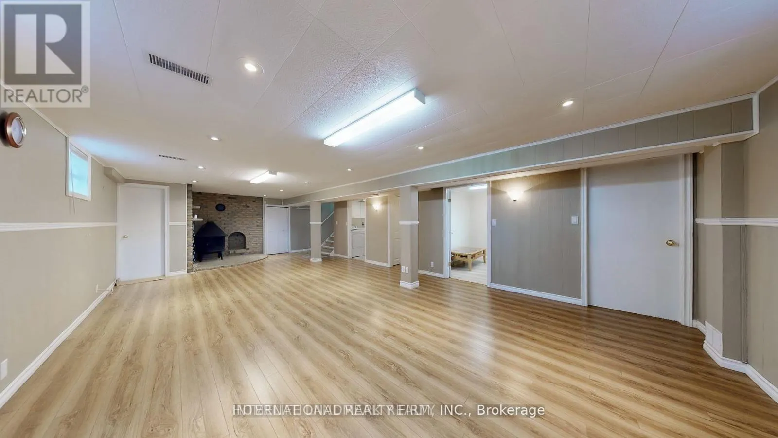 1093 QUEENSVILLE SIDE ROAD