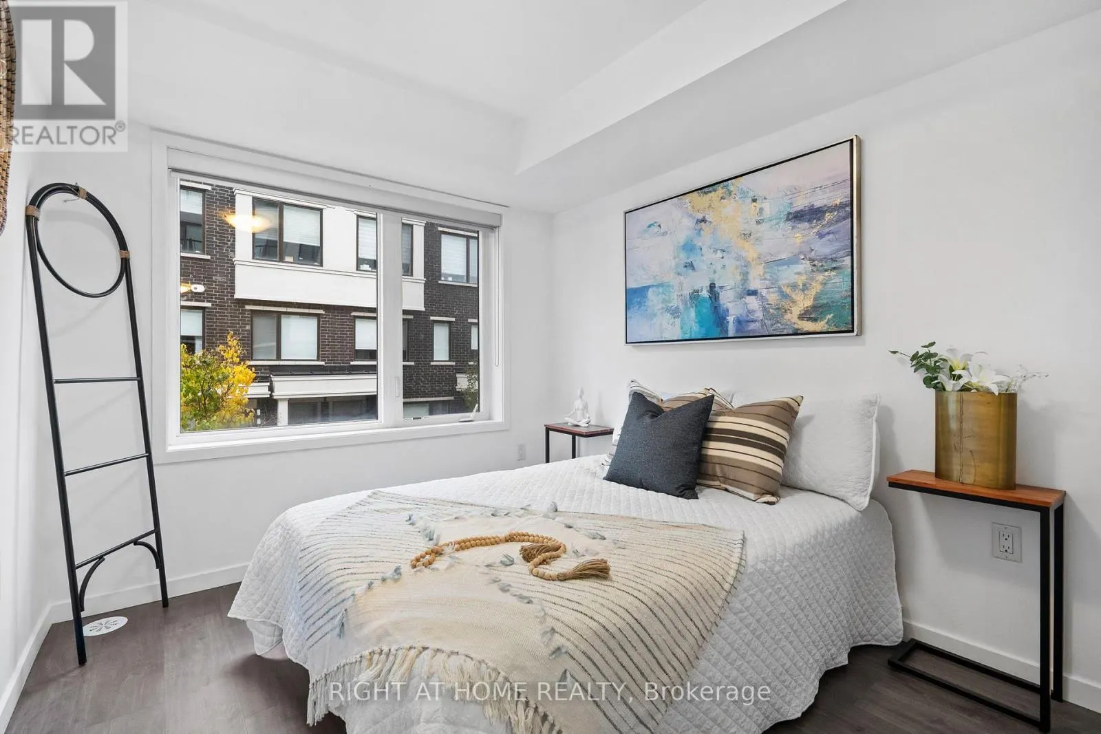 59 - 300 ALEX GARDNER CIRCLE E