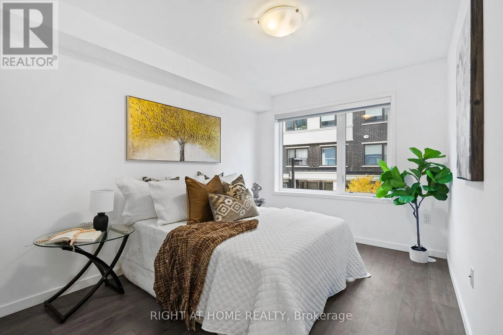 59 - 300 ALEX GARDNER CIRCLE E