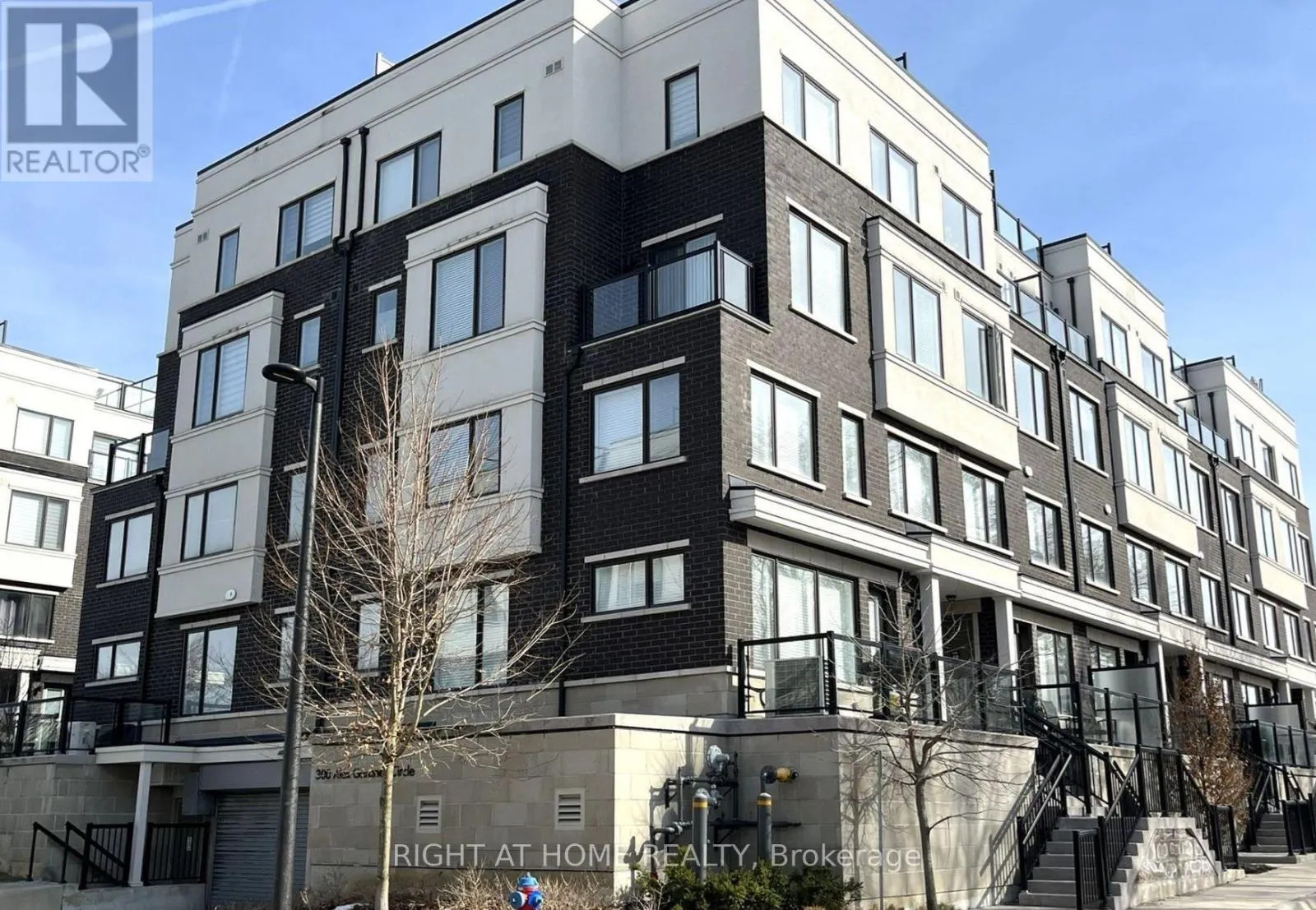 59 - 300 ALEX GARDNER CIRCLE E