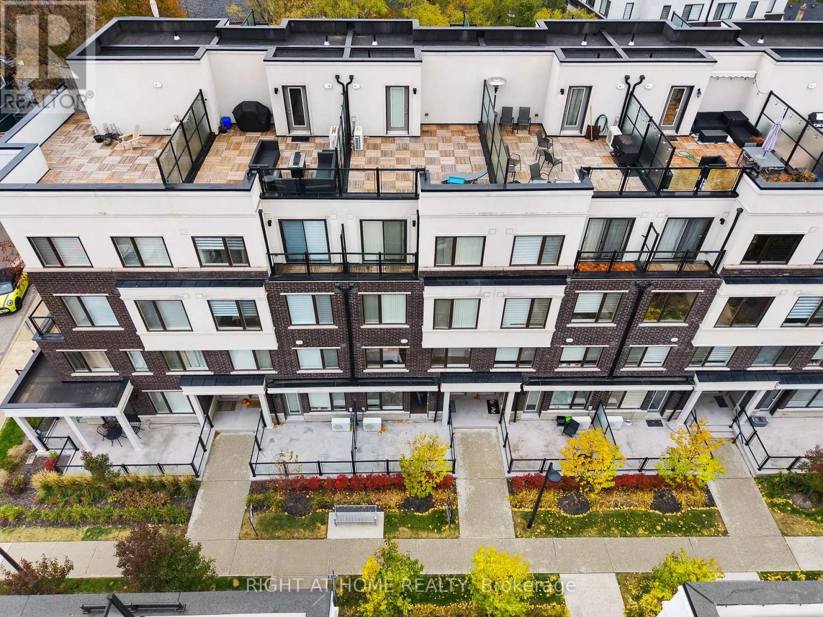 59 - 300 ALEX GARDNER CIRCLE E