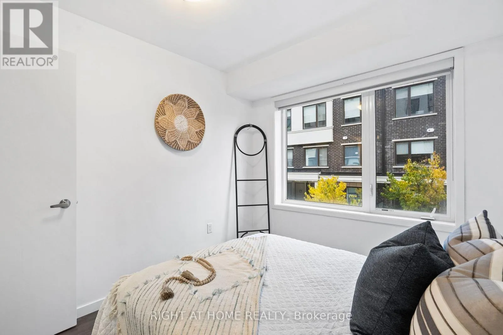 59 - 300 ALEX GARDNER CIRCLE E