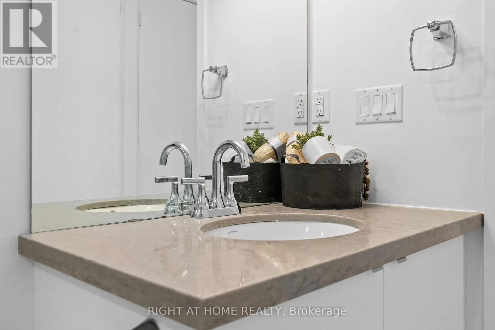 59 - 300 ALEX GARDNER CIRCLE E