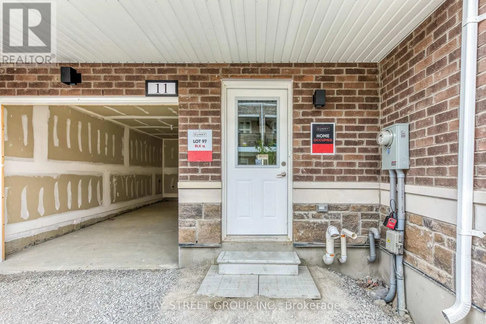 11 MASSACHUSETTS LANE