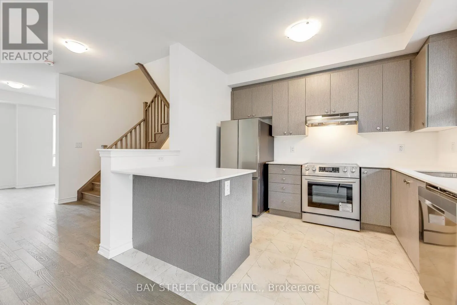 11 MASSACHUSETTS LANE