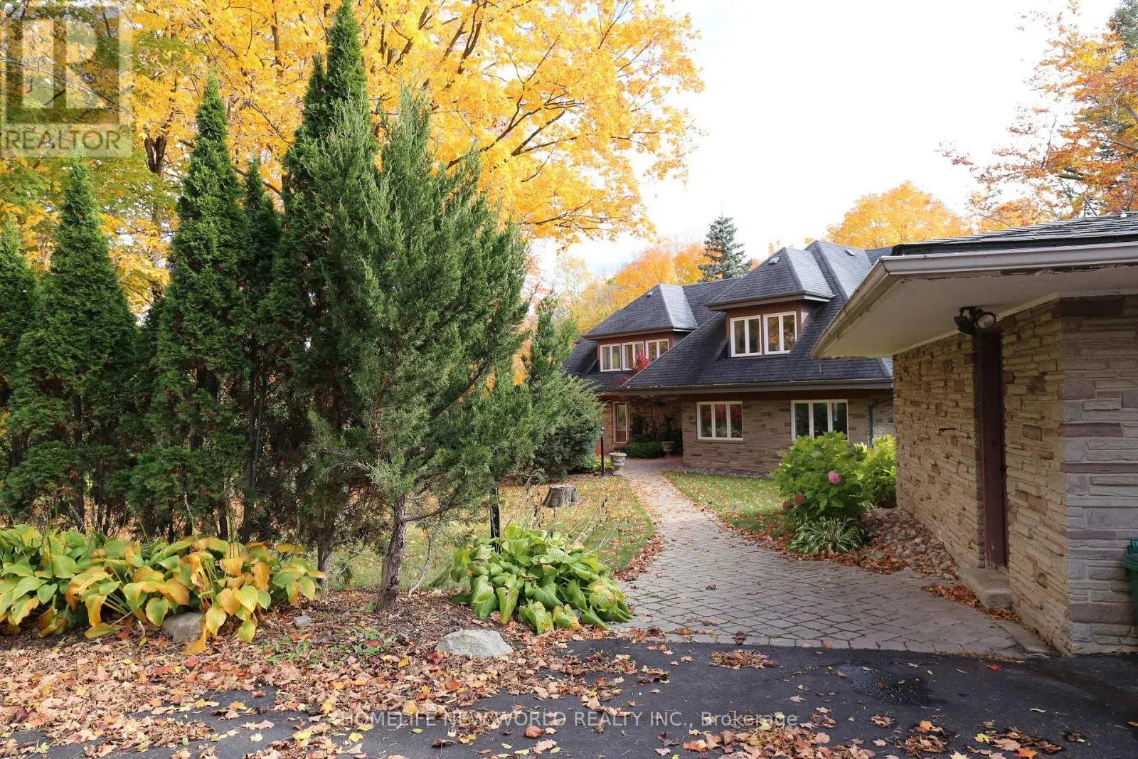 13867 WOODBINE AVENUE