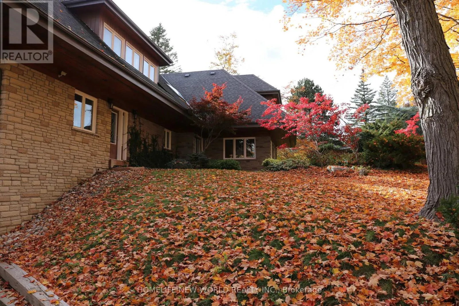 13867 WOODBINE AVENUE