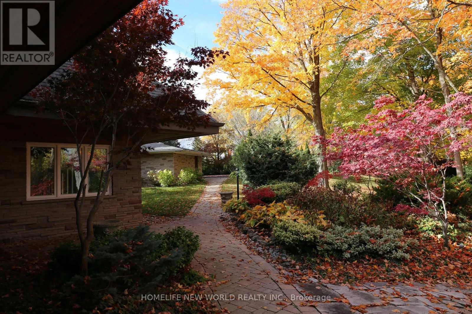 13867 WOODBINE AVENUE