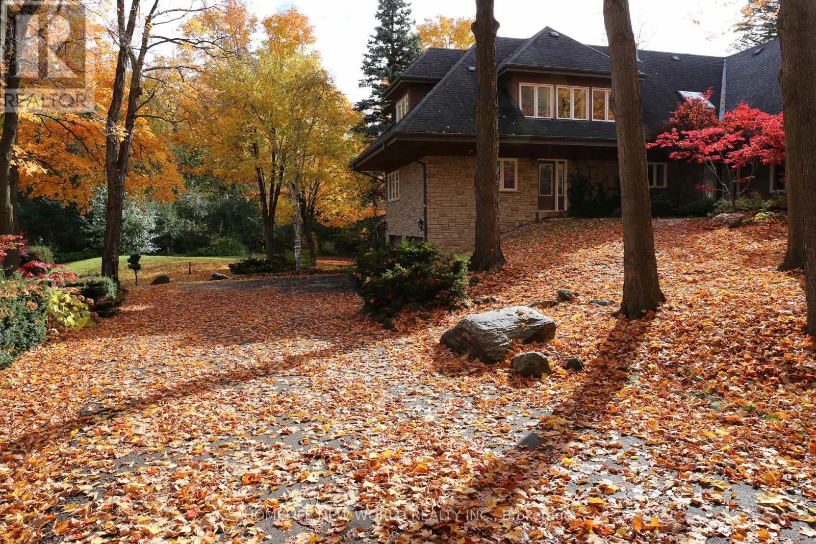 13867 WOODBINE AVENUE