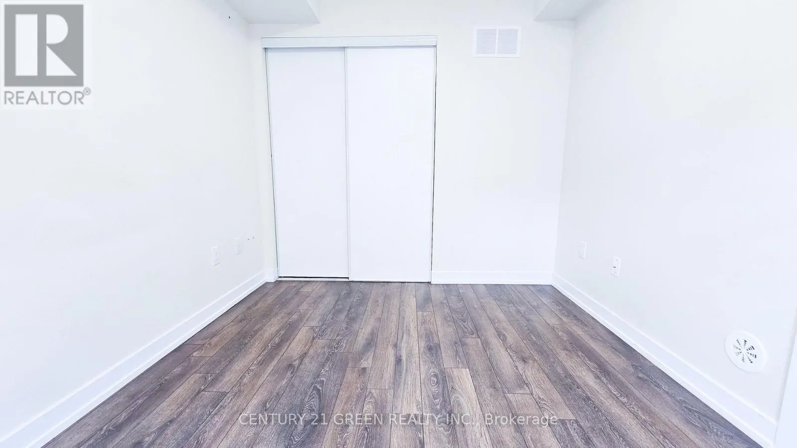 2109 - 2 WESTMEATH LANE