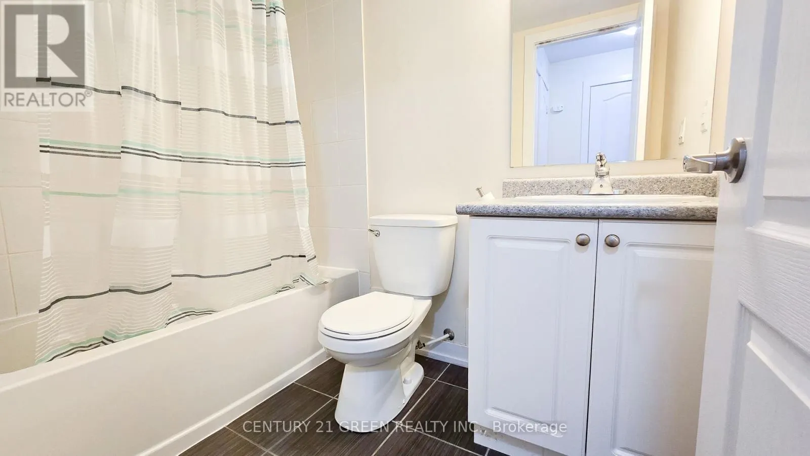 2109 - 2 WESTMEATH LANE