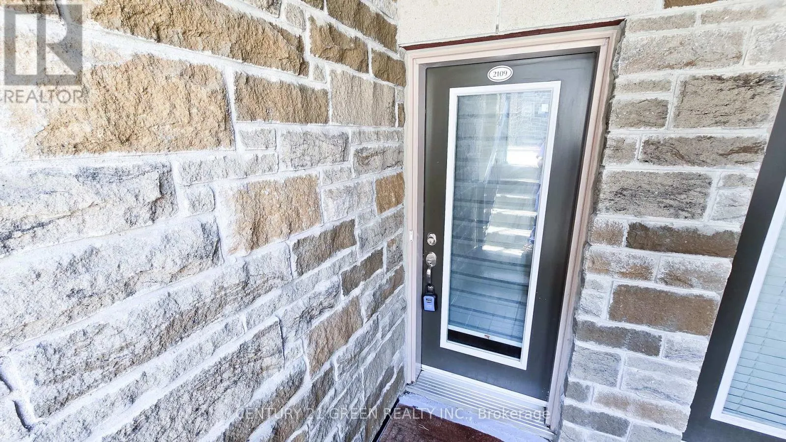 2109 - 2 WESTMEATH LANE