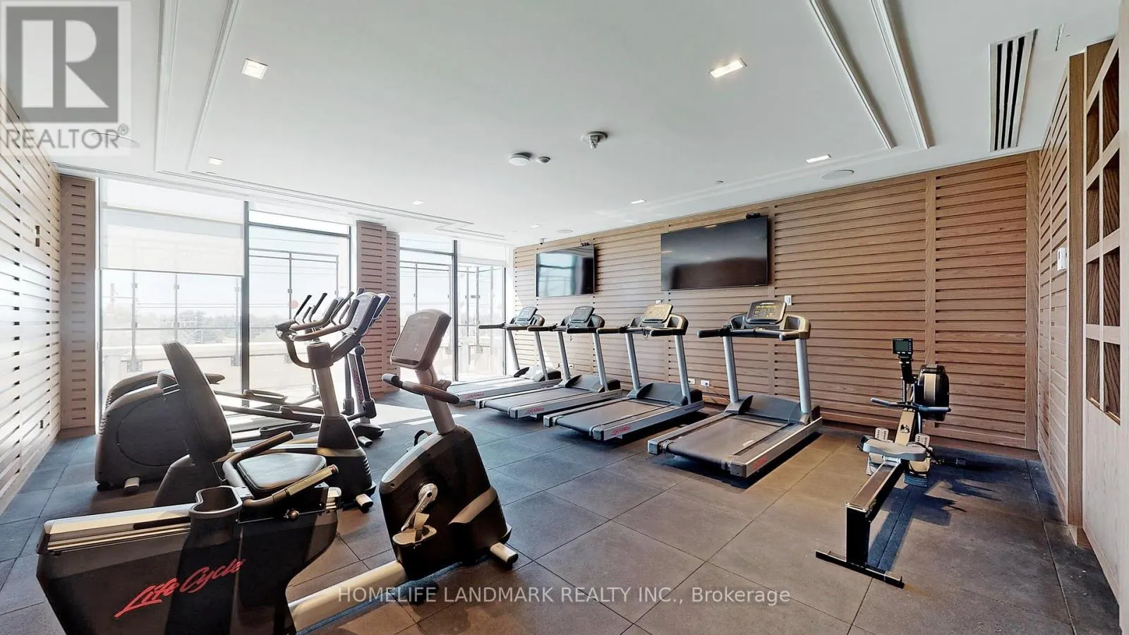 1205 - 1 GRANDVIEW AVENUE