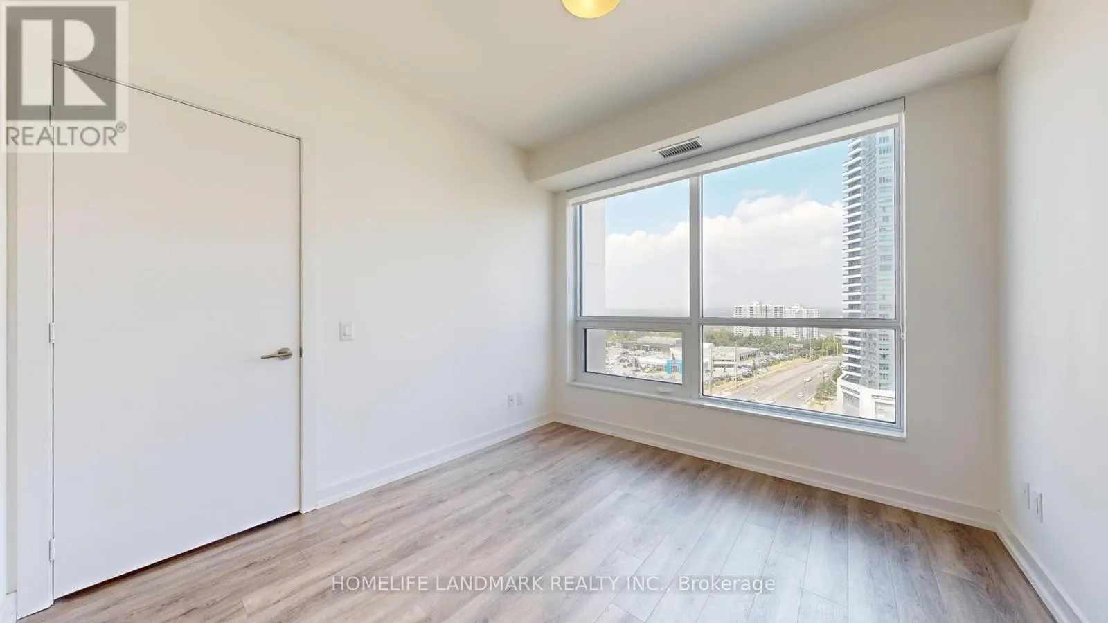 1205 - 1 GRANDVIEW AVENUE