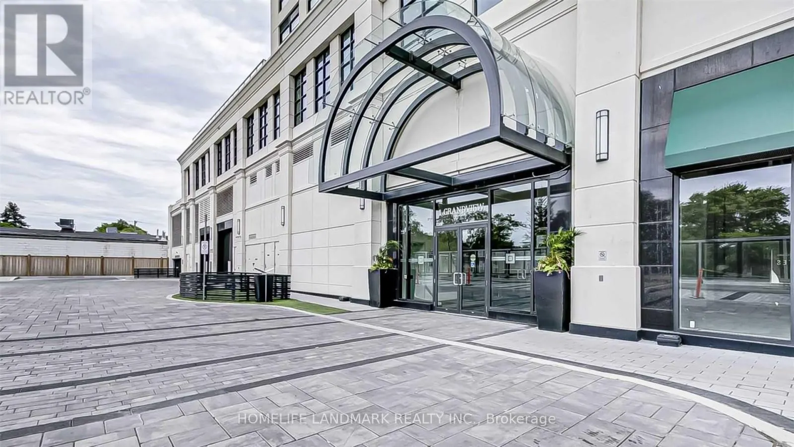 1205 - 1 GRANDVIEW AVENUE