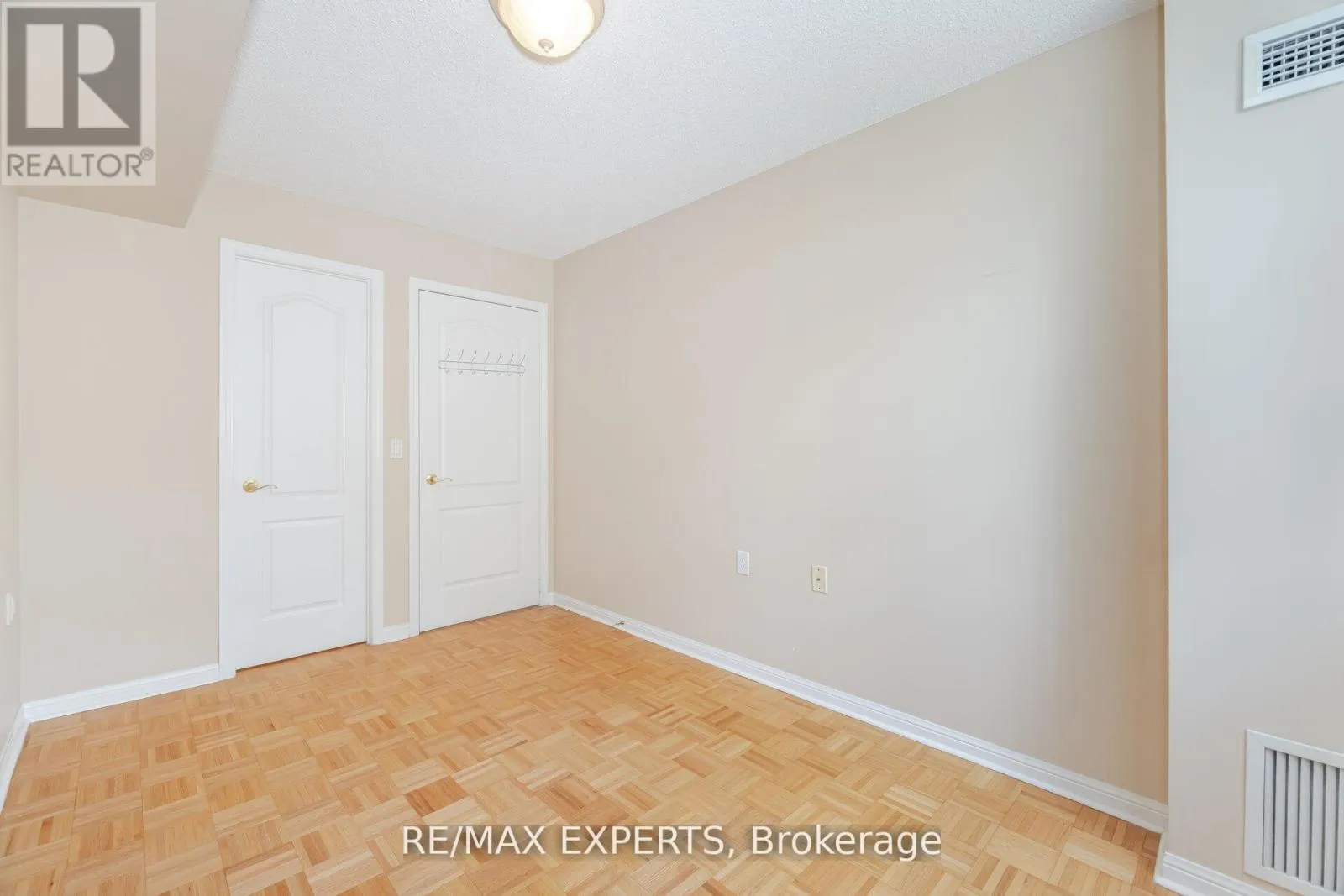 216 - 2502 RUTHERFORD ROAD