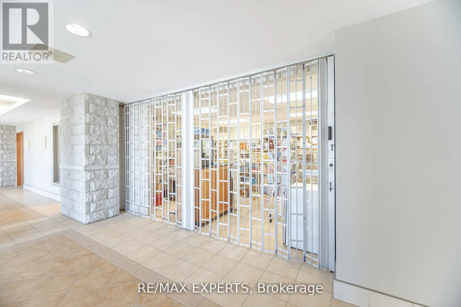 216 - 2502 RUTHERFORD ROAD