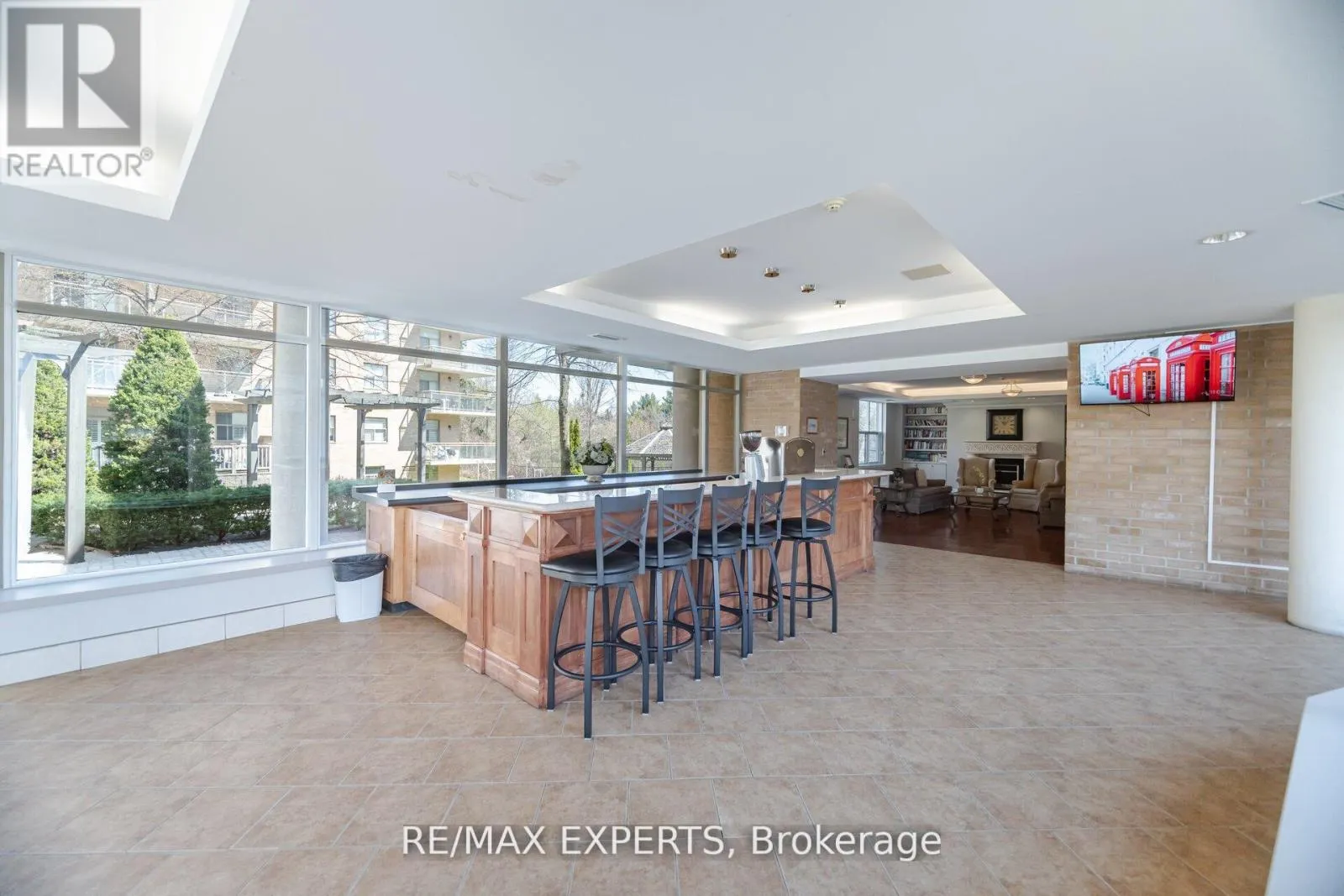 216 - 2502 RUTHERFORD ROAD