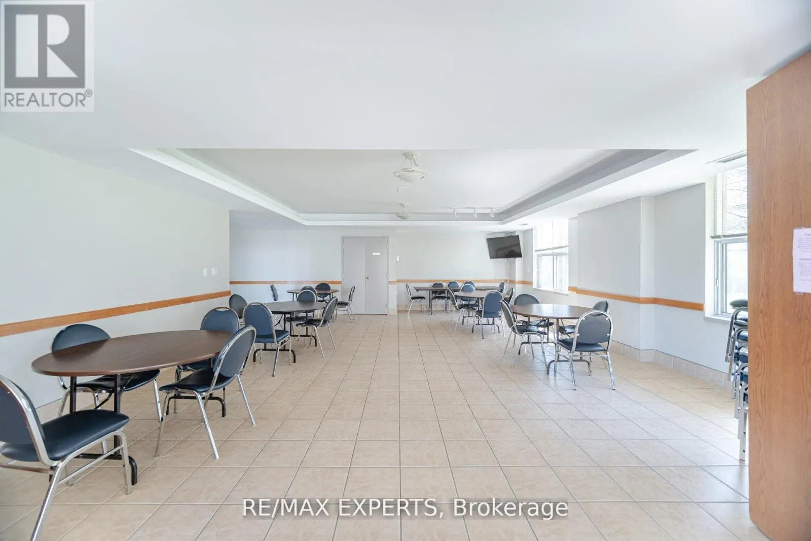 216 - 2502 RUTHERFORD ROAD